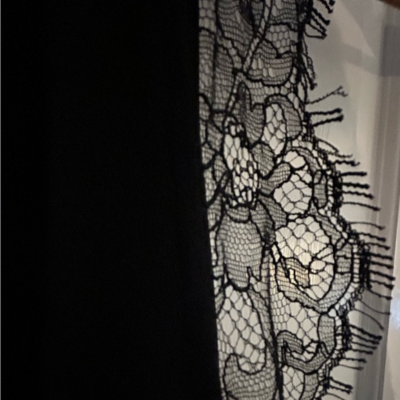 AUTHENTIC NWT. alice + olivia  Black sleeveless blouse with back detail . - Picture 8 of 9